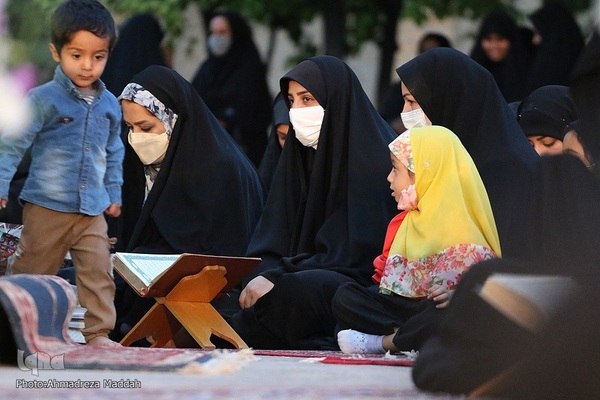 گردهمایی ۶۰۰ حافظ قرآن در آرامگاه حافظ‎‎