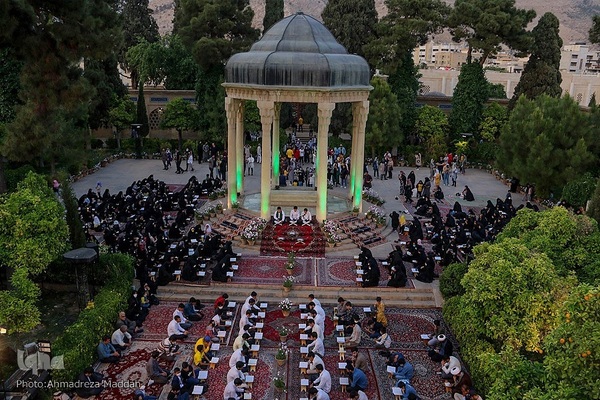 گردهمایی ۶۰۰ حافظ قرآن در آرامگاه حافظ‎‎