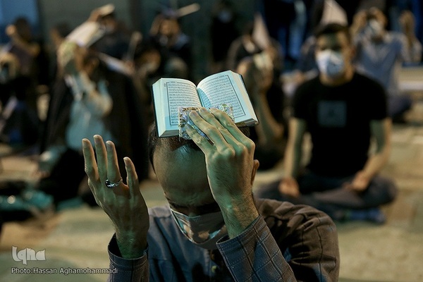 مراسم پرفیض احیای شب بیست و یکم ماه مبارک رمضان در مسجد دانشگاه تهران