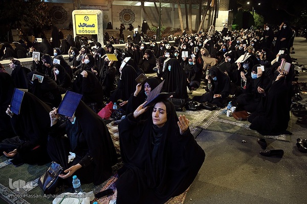 مراسم پرفیض احیای شب بیست و یکم ماه مبارک رمضان در مسجد دانشگاه تهران