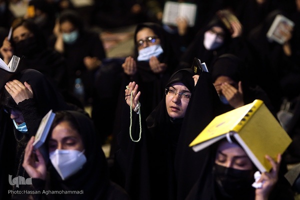 مراسم پرفیض احیای شب بیست و یکم ماه مبارک رمضان در مسجد دانشگاه تهران