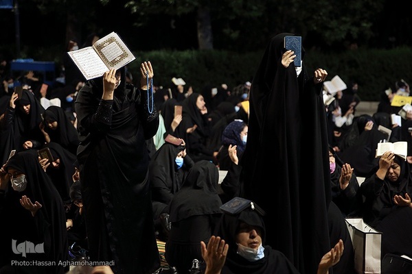 مراسم پرفیض احیای شب بیست و یکم ماه مبارک رمضان در مسجد دانشگاه تهران