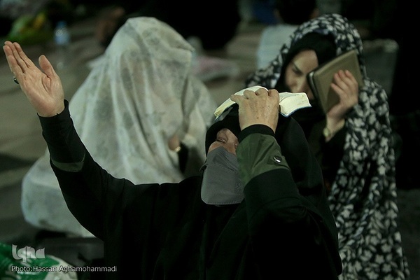 مراسم پرفیض احیای شب بیست و یکم ماه مبارک رمضان در مسجد دانشگاه تهران