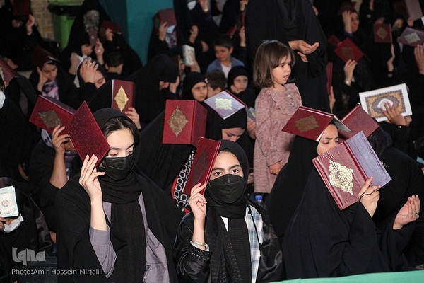 قرار بندگی؛ احیای شب ۲۱ رمضان در امامزاده جعفر (ع) یزد