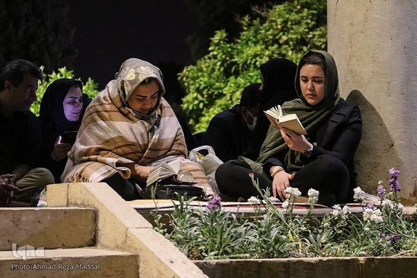 قرار بندگی؛ احیای شب ۲۱ رمضان در جوار آرامگاه حافظ