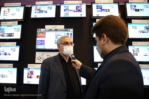 بازدید بهرام عین اللهی، وزیر بهداشت، درمان و آموزش پزشکی از نمایشگاه بین المللی قرآن کریم