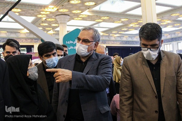 بازدید بهرام عین اللهی، وزیر بهداشت، درمان و آموزش پزشکی از نمایشگاه بین المللی قرآن کریم