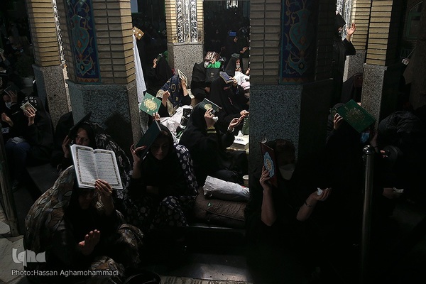 مراسم احیای شب بیست و سوم ماه مبارک رمضان، در بقعه متبرکه امامزاده سید جعفر(ع) و حمیده خاتون (س) باغ‌ فیض