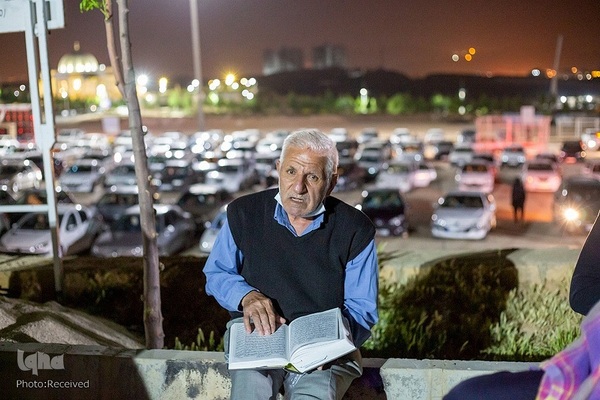 مراسم احیای شب بیست و سوم ماه مبارک رمضان، به صورت خودرویی در پارک کوهستانی دراک شیراز