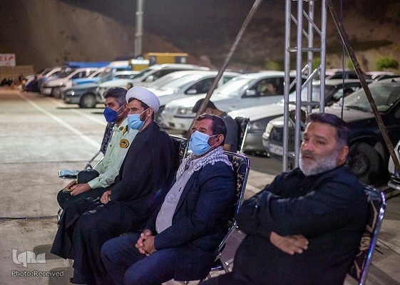 مراسم احیای شب بیست و سوم ماه مبارک رمضان، به صورت خودرویی در پارک کوهستانی دراک شیراز