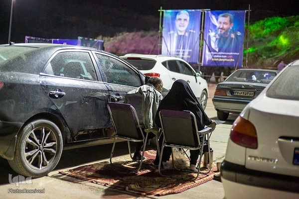 مراسم احیای شب بیست و سوم ماه مبارک رمضان، به صورت خودرویی در پارک کوهستانی دراک شیراز