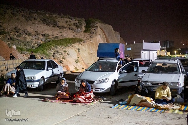 مراسم احیای شب بیست و سوم ماه مبارک رمضان، به صورت خودرویی در پارک کوهستانی دراک شیراز