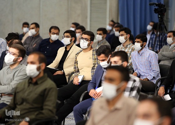 دیدار جمعی از دانشجویان با رهبر انقلاب