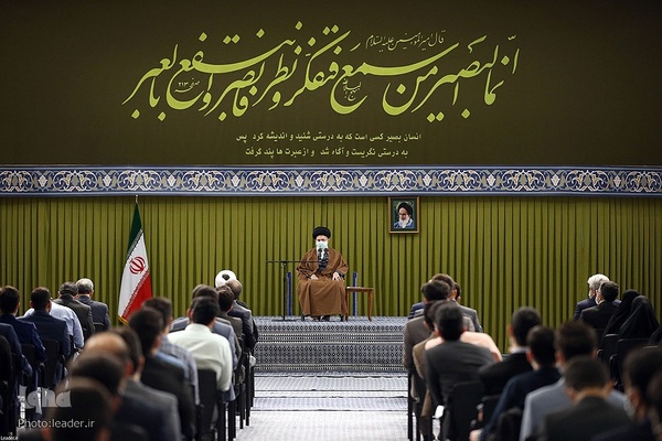 دیدار جمعی از دانشجویان با رهبر انقلاب