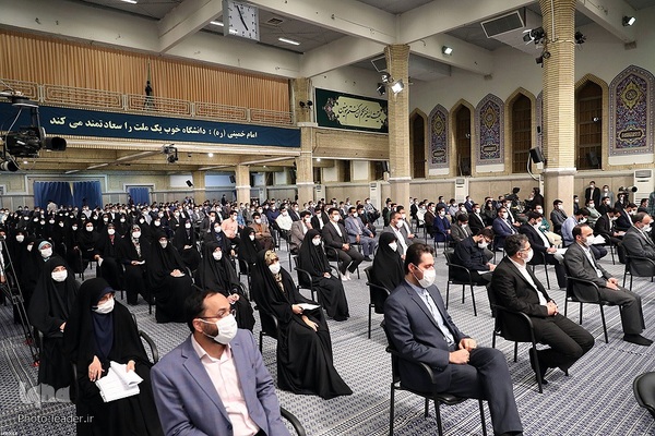 دیدار جمعی از دانشجویان با رهبر انقلاب