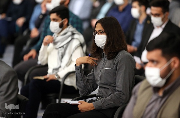 دیدار جمعی از دانشجویان با رهبر انقلاب