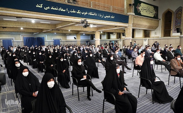 دیدار جمعی از دانشجویان با رهبر انقلاب