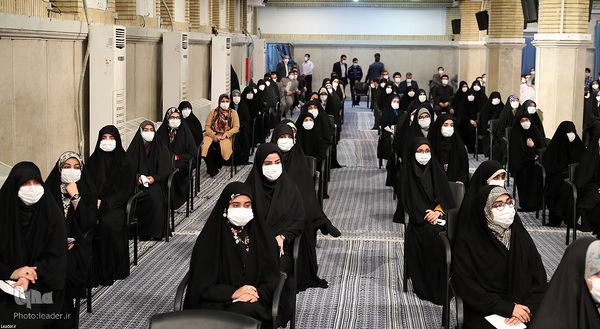 دیدار جمعی از دانشجویان با رهبر انقلاب