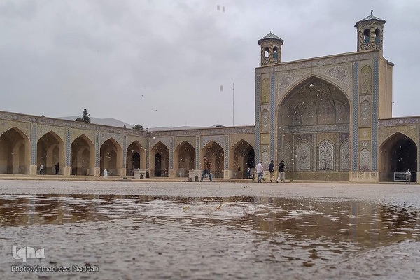 باران بهاری در مسجد تاریخی وکیل شیراز‎‎