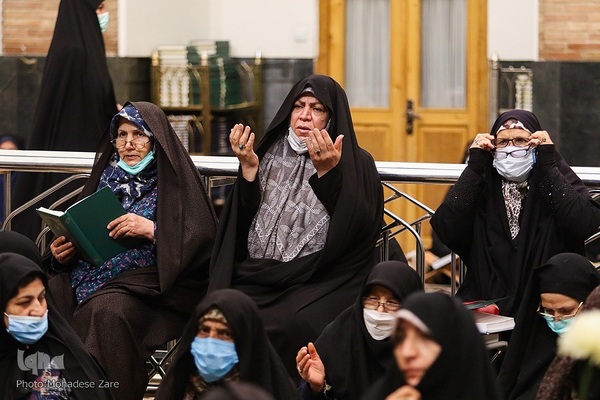 مراسم جزء خوانی قرآن کریم باحضور بانوان مجاور و زائر امام رئوف در دارالقرآن حرم مطهر امام رضا(ع)