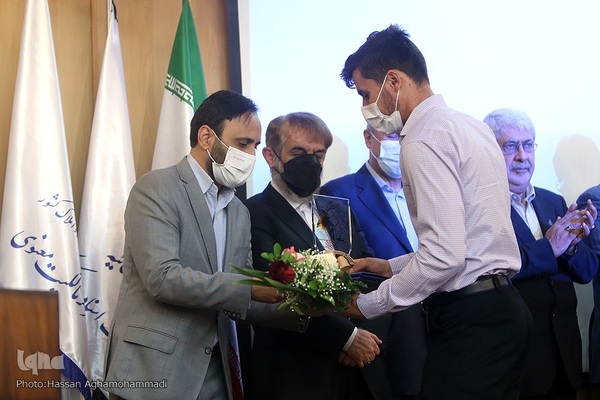 آیین تجلیل از مخترعان و طراحان صنعتی جوان برگزیده