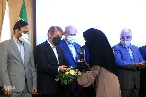 آیین تجلیل از مخترعان و طراحان صنعتی جوان برگزیده