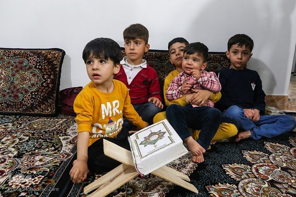 افطاری ساده در جلسات قرآن خانگی مشهد مقدس