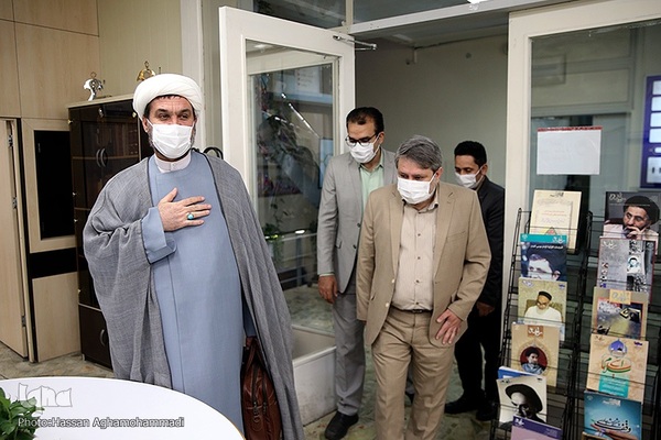 بازدید شیخ خیرالدین الهادی، مدیر دارالقرآن آستان مقدس امام حسین(ع) از تحریریه فارسی ایکنا