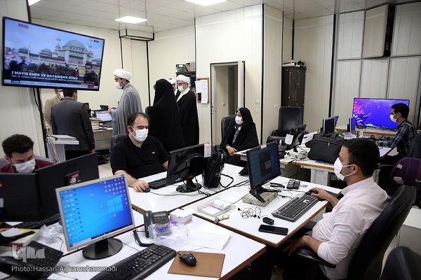 بازدید شیخ خیرالدین الهادی، مدیر دارالقرآن آستان مقدس امام حسین(ع) از تحریریه بین الملل ایکنا