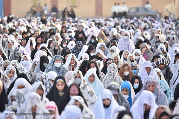 اقامه نماز عید سعید فطر در آبادان