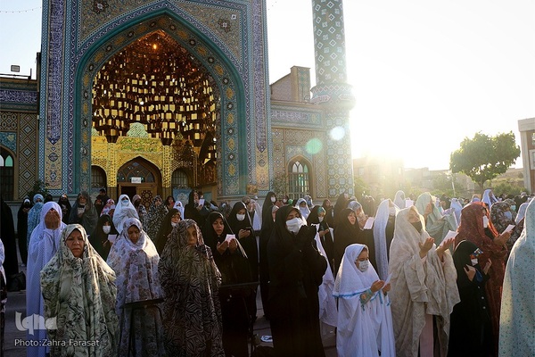 نماز عید فطر در امام زاده پنج تن لویزان