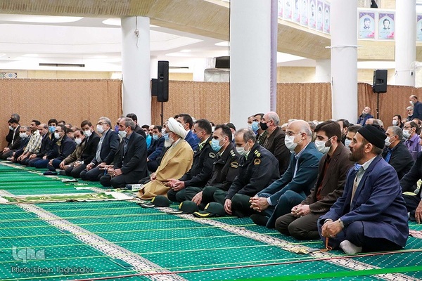 اقامه نماز عید سعید فطر در زنجان