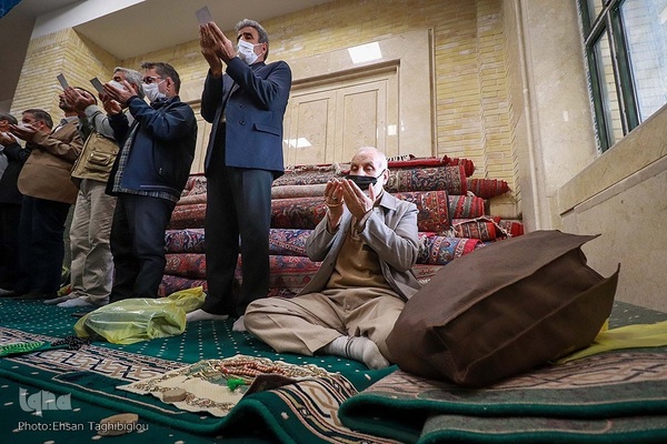 اقامه نماز عید سعید فطر در زنجان