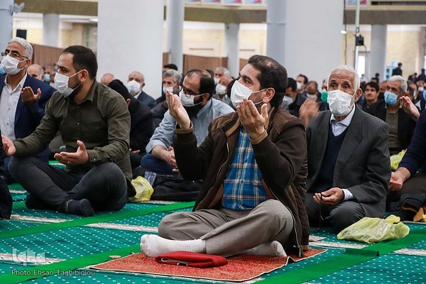 اقامه نماز عید سعید فطر در زنجان