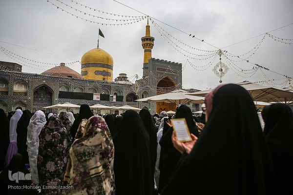 اقامه نماز عید فطر در حرم مطهر رضوی‎