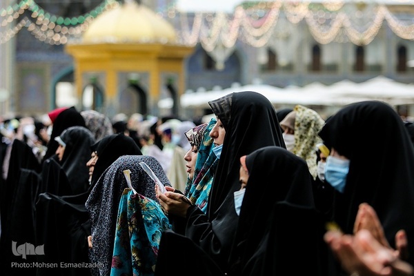 اقامه نماز عید فطر در حرم مطهر رضوی‎