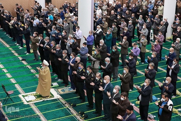 نماز عید سعید فطر در مصلی زنجان