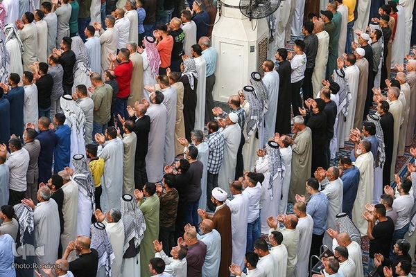 نماز عید سعید فطر در حرم مطهر امیرالمومنین حضرت علی (ع) در نجف اشرف