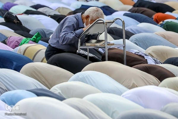 نماز عید سعید فطر در حرم مطهر امیرالمومنین حضرت علی (ع) در نجف اشرف