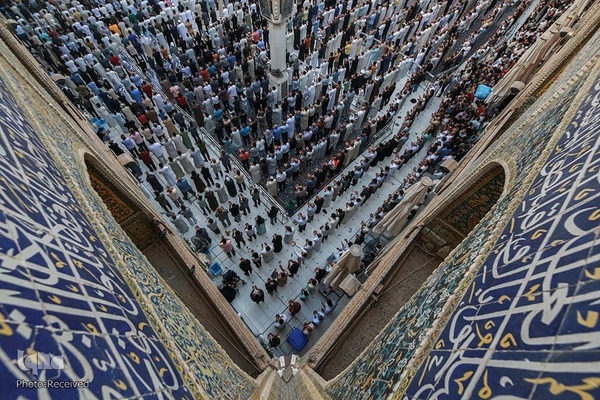نماز عید سعید فطر در حرم مطهر امیرالمومنین حضرت علی (ع) در نجف اشرف