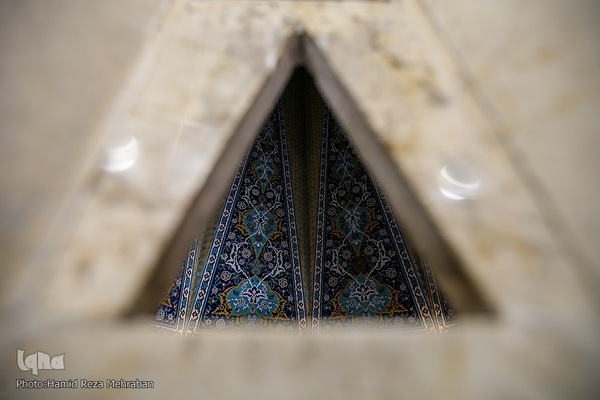 جشن پس از میهمانی ، آرامگاه باباطاهر