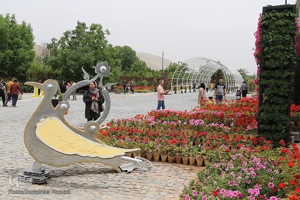 اردیبهشت در بهشت شیراز