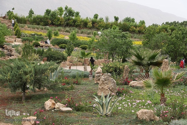 اردیبهشت در بهشت شیراز