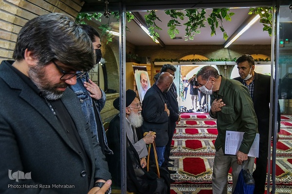 گرامیداشت هنرمند انقلابی نادر طالب‌زاده