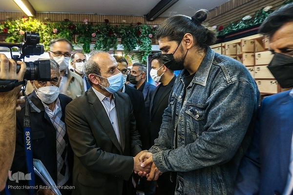 گرامیداشت هنرمند انقلابی نادر طالب‌زاده