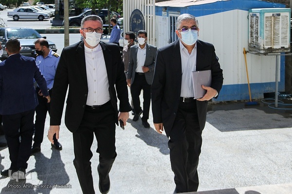 انعقاد تفاهم‌نامه‌ای جهاددانشگاهی و محمدهادی ایمانیه، استاندار فارس