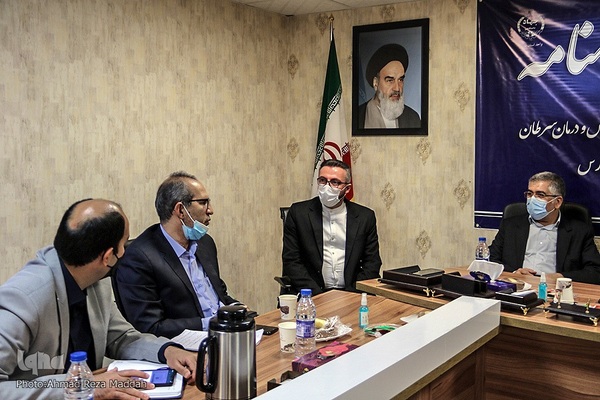 انعقاد تفاهم‌نامه‌ای جهاددانشگاهی و محمدهادی ایمانیه، استاندار فارس