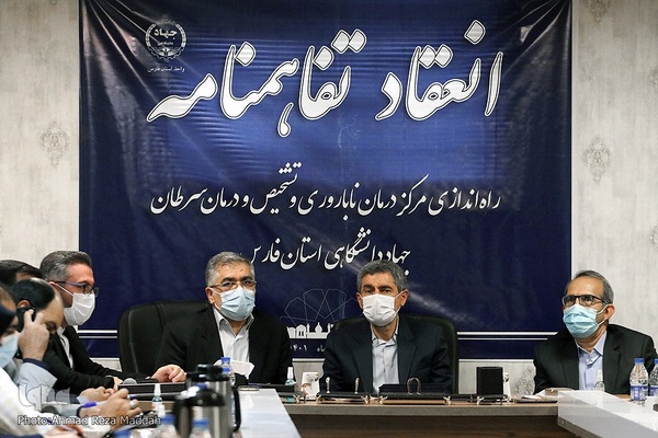 انعقاد تفاهم‌نامه‌ای جهاددانشگاهی و محمدهادی ایمانیه، استاندار فارس