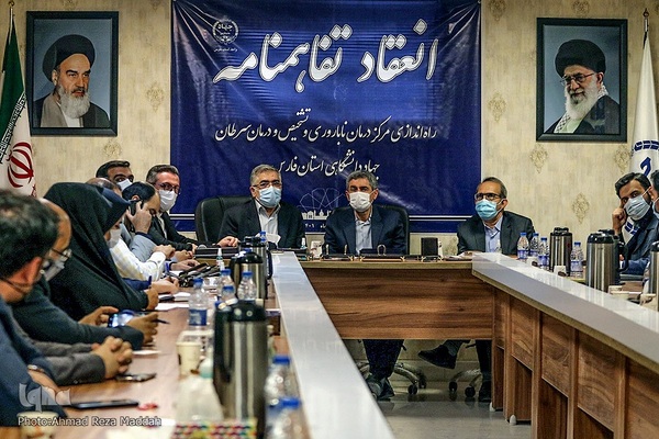 انعقاد تفاهم‌نامه‌ای جهاددانشگاهی و محمدهادی ایمانیه، استاندار فارس