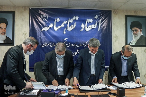 انعقاد تفاهم‌نامه‌ای جهاددانشگاهی و محمدهادی ایمانیه، استاندار فارس